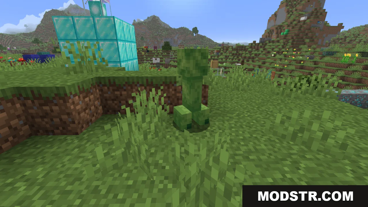 Creepers Refreshed Resource Pack Screenshot 3 A green Creeper from the Creepers Refreshed pack near a diamond structure