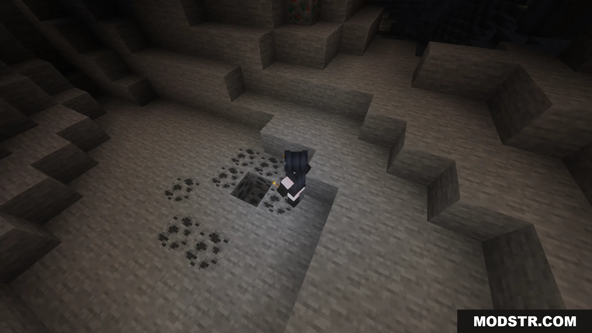 Dynamic Light Offhand Addon Screenshot 3 Dynamic Light Offhand Addon lets players hold torches while mining coal in caves