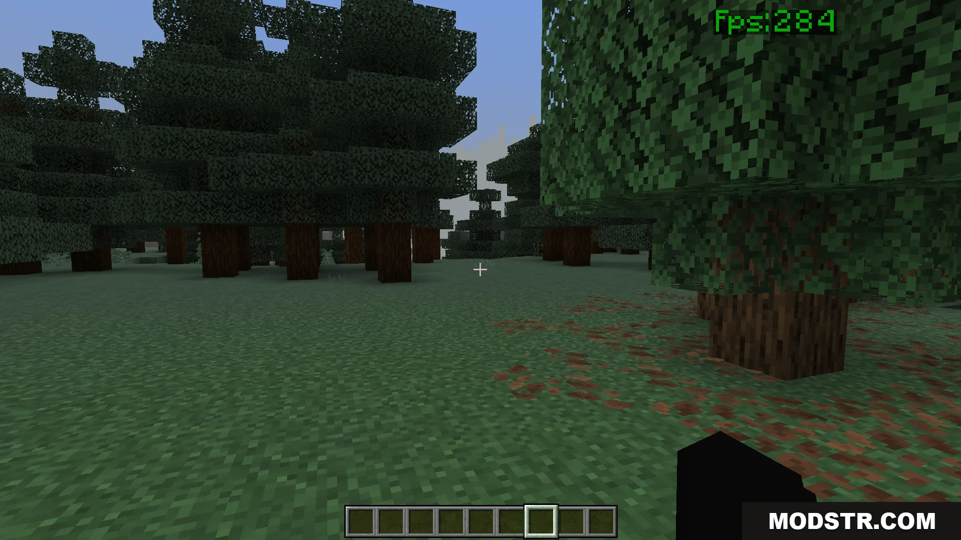 Feather FPS Boost Addon Screenshot 7 player view showing high frame rate counter in a standard minecraft forest biome