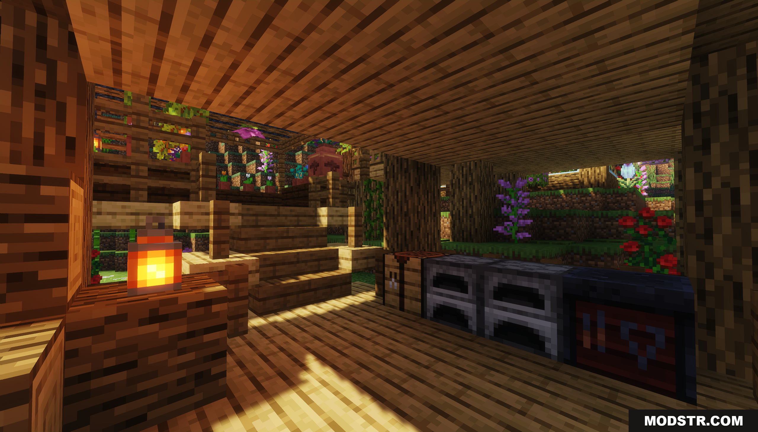 Garden House Map Screenshot 6 The cozy interior with furnaces and a crafting area