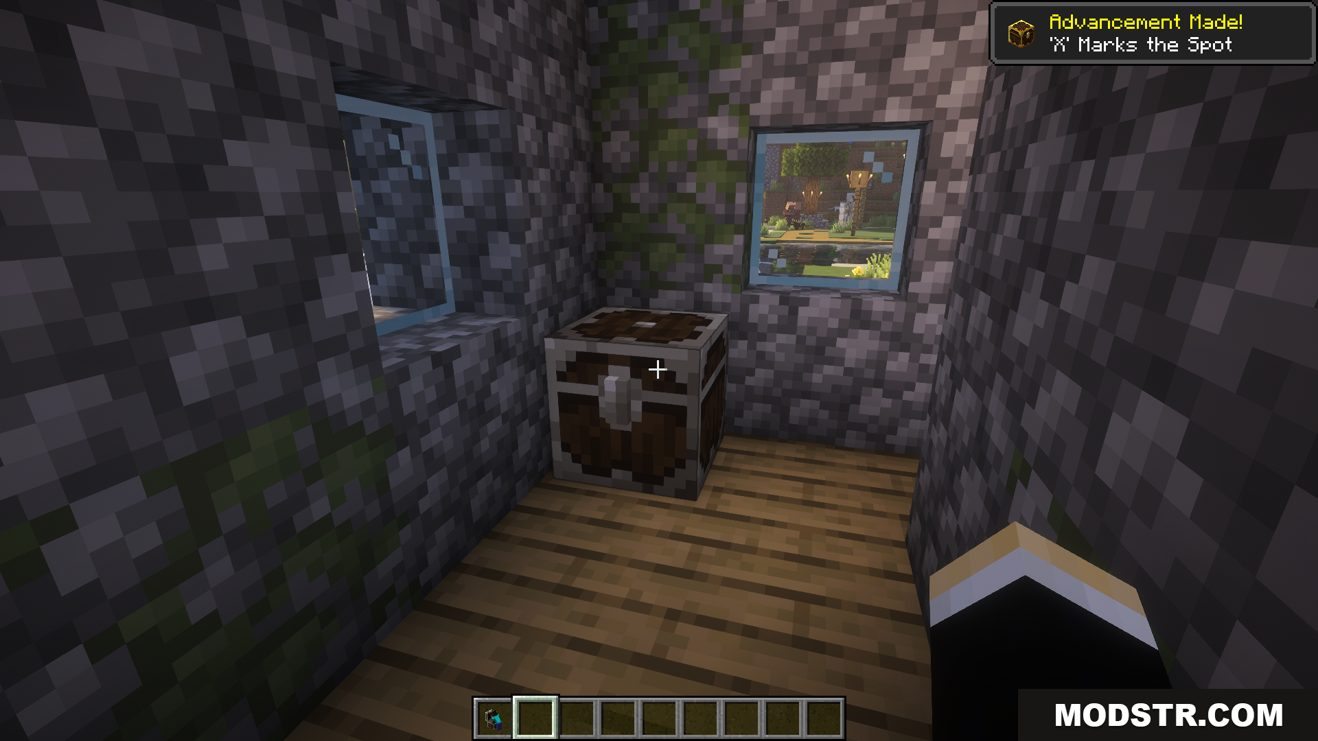 A Lootr mod chest inside a mossy cobblestone room