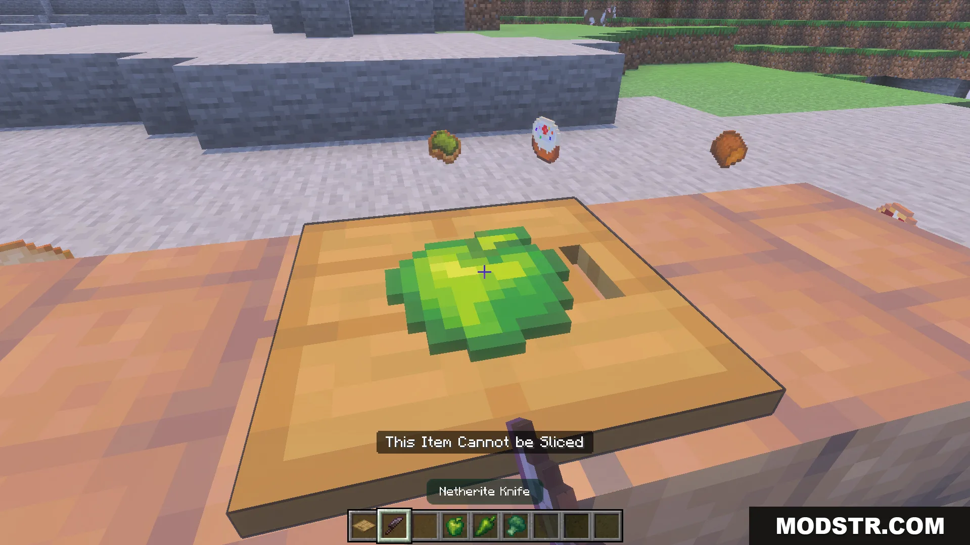Loyallays Food Expansion Addon Screenshot 9 message showing green apple cannot be sliced on the wooden cutting board block
