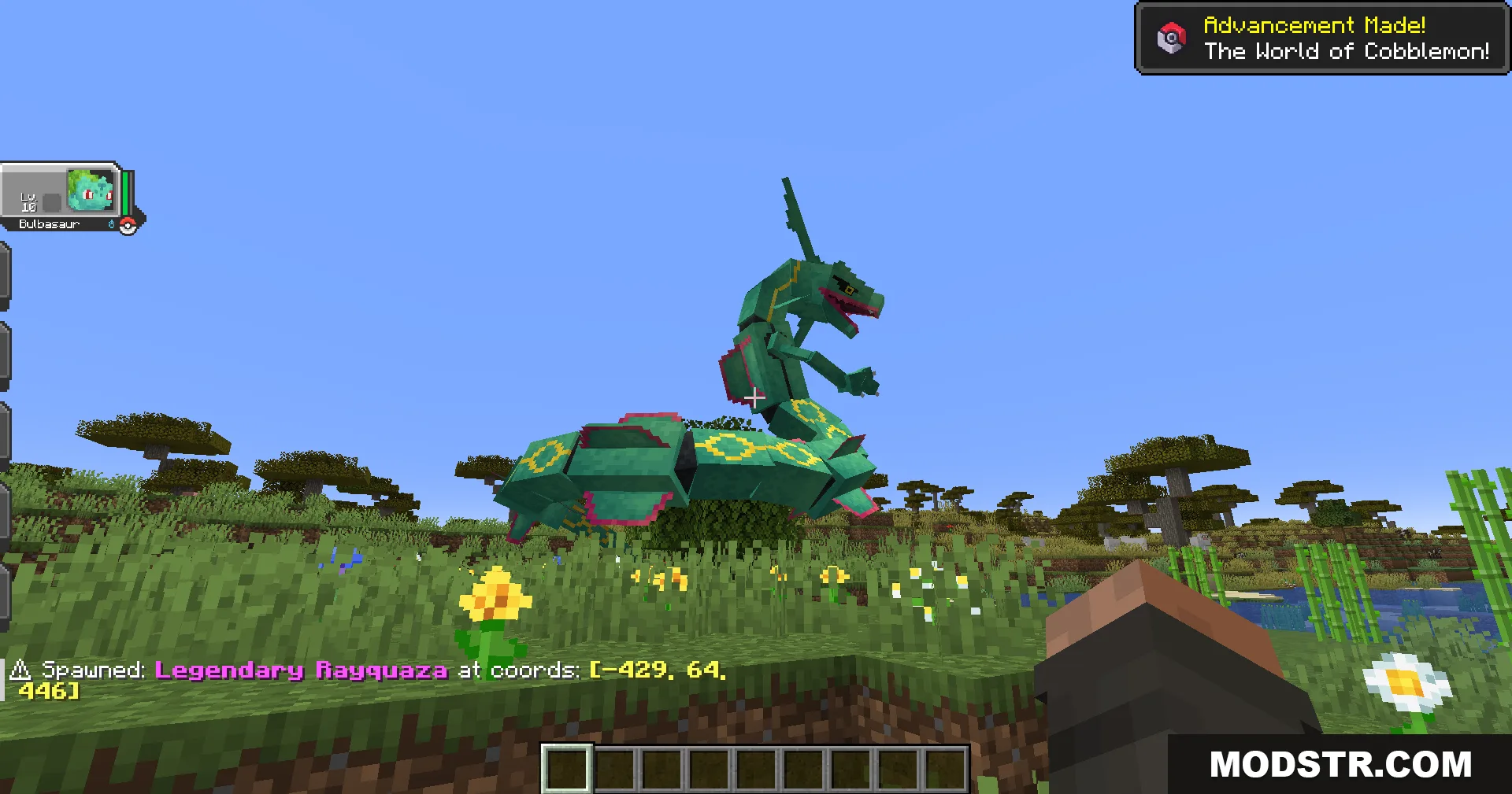 Radiant Notification Cobblemon Addon Mod Screenshot 3 A player encounters a legendary Rayquaza in a grassy field