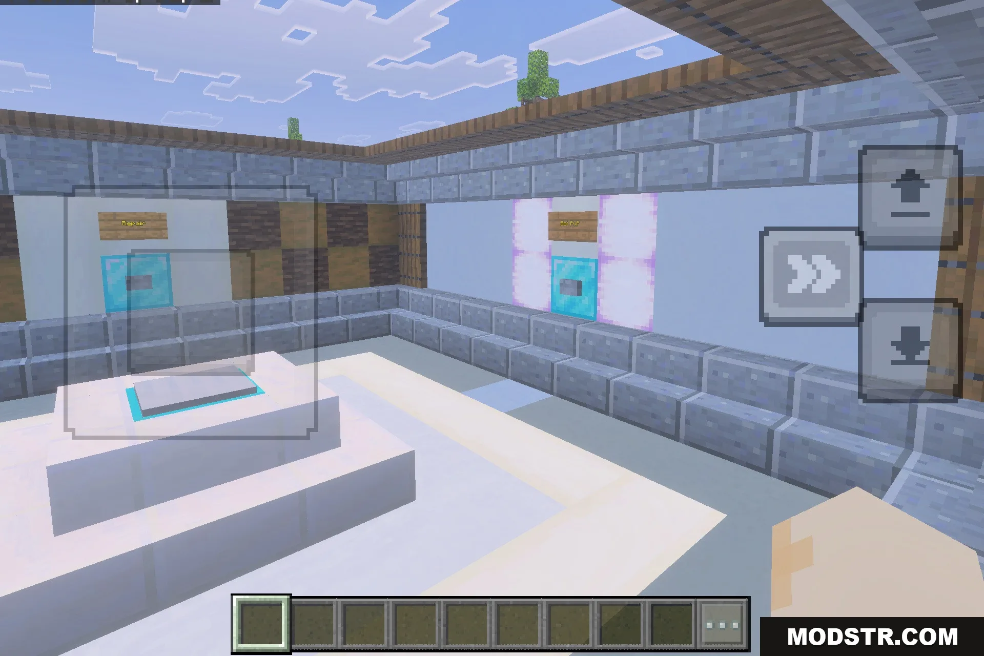 Ultimate All Kits PvP Map Screenshot 5 The kit selection room features buttons for players to equip combat gear